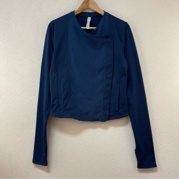 Under Armour Women’s Side Zip Blue Jacket w/ Thumb Holes Sz Medium - Picture 1 of 6